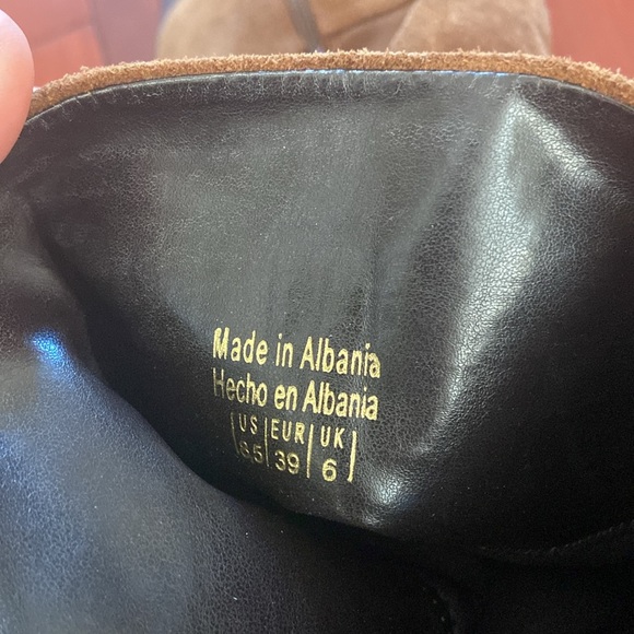 Brown Suede boots - Picture 5 of 5